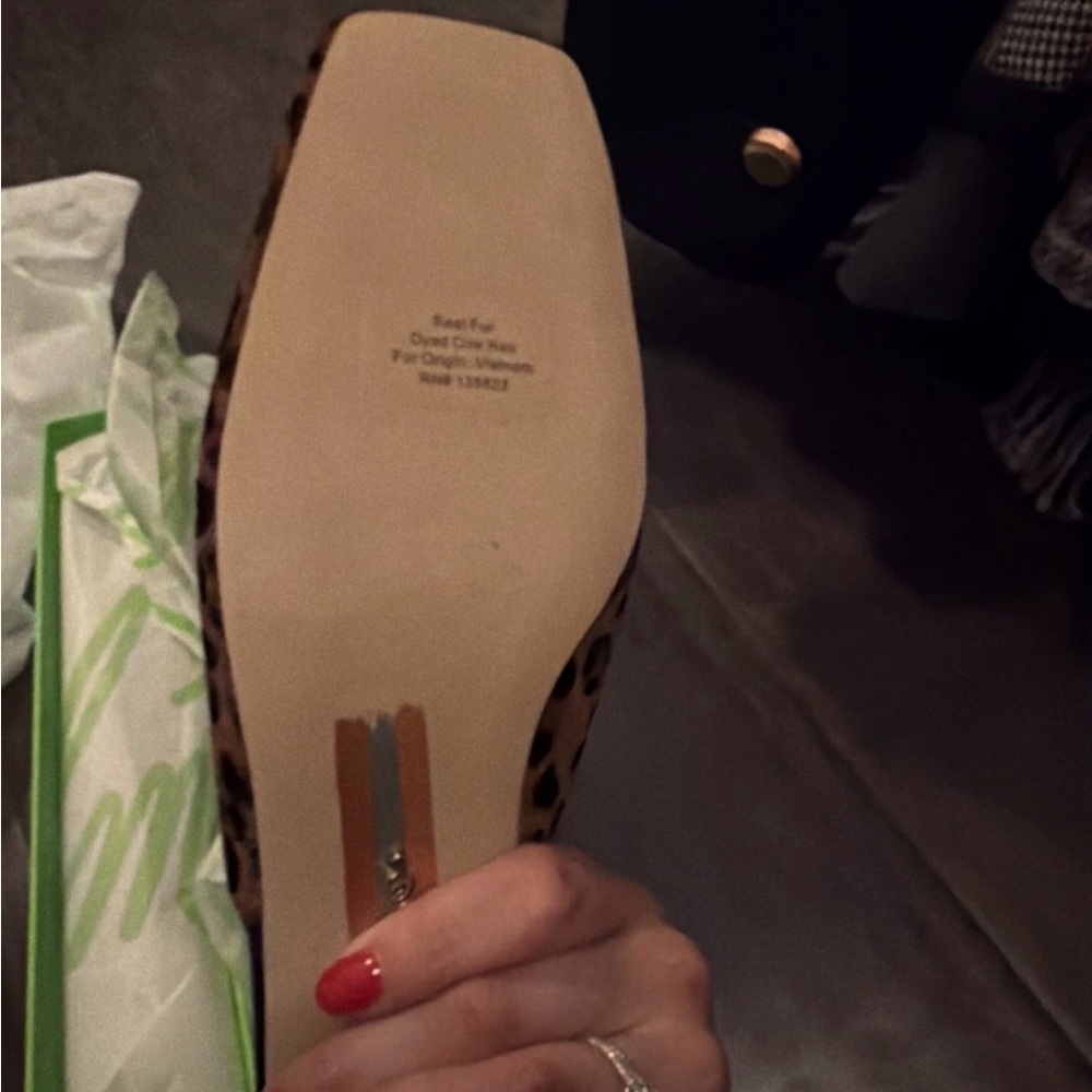 Sam Edelman Leopard Print Mules with White Bow - Picture 3 of 4